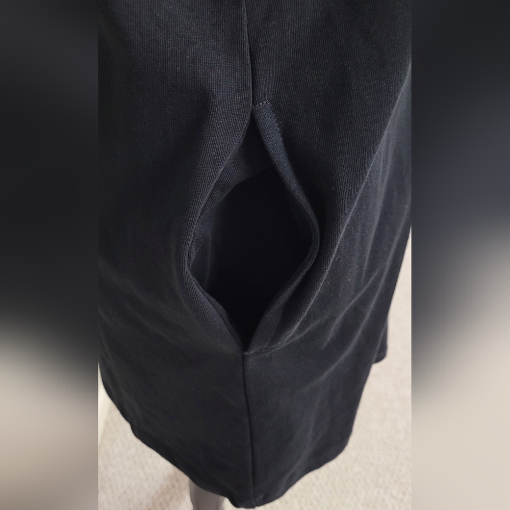 🔥NWT🔥SZ MEDIUM Sleeveless Power Shoulder Graphic Shift Dress Future Collective - Picture 4 of 5